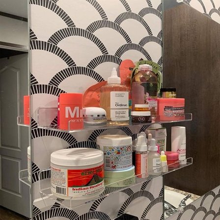 Kirkas muovinen seinähylly 38x11x7,6cm 2-pakkaus