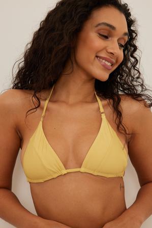 NA-KD Swimwear Haut de bikini triangle à boucle brillant - Bikinis - Jaune - Small