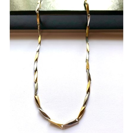 Halsband i rostfritt stål med 18k guldplätering.