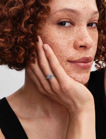 Pandora Disney Frozen Elsa Sterling Silver Ring With Water Blue Crystal And Clear Cubic Zirconia - Blue - 54