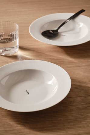 Jotex - Dyp Tallerken 2-pakke ø 21.6 Cm Hvit/sort - FLASH - Kjøp Tallerkener hos Jotex