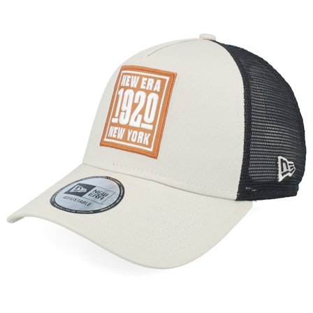 New Era - Beige trucker Caps - Ne Essential Patch Stone/Black Trucker @ Hatstore