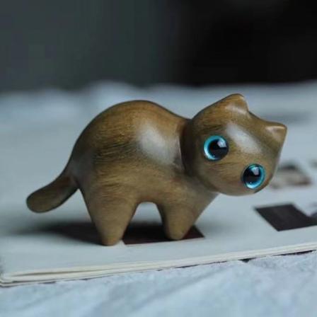 Mini puinen veistetty kissa, söpö santelipuinen kissanpentu patsas, luova muistomerkki patsaat kissan veistos L