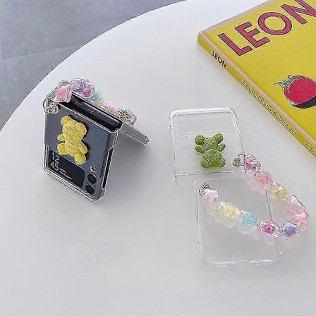 Søtt 3D-bjørneetui Kompatibelt med Samsung Galaxy Z Flip 4, Hardt PC-beskyttelsesetui med kjærlighetshjertearmbånd