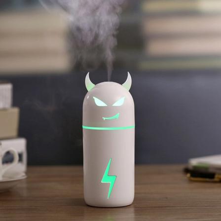 190 ml Kannettava USB-kostutin Mini-ilmakostutin yövalolla