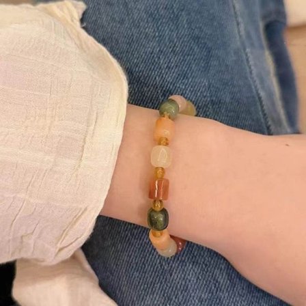 Helmillä koristellut rannekorut 7 7