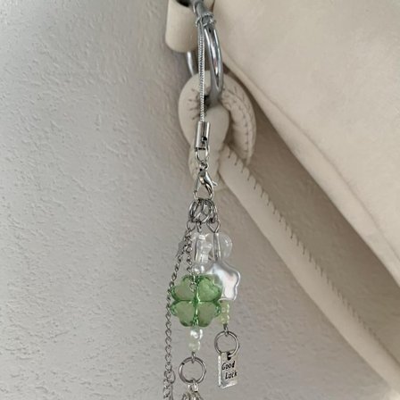 Lyckobringande fyrklöver snodd handgjorda pärlor hemgjord hänge