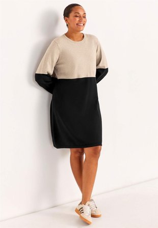 Cellbes of Sweden - Tofarvet, fintstrikket kjole i beige / sort til damer i størrelse 46/48