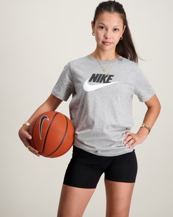 Nike K NSW TEE FUTURA HBR Grå T-shirts Pige - Kids Brand Store