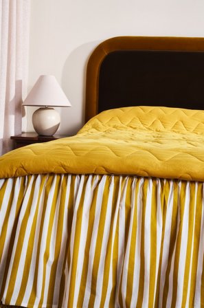 Jotex - Volangsengekappe Olivenolje/hvit - KAYO - Kjøp Sengekapper hos Jotex