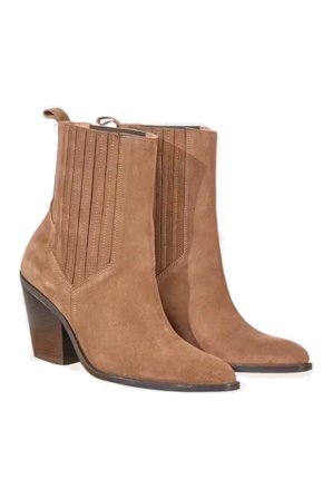 Carla Boot Dark Camel 37