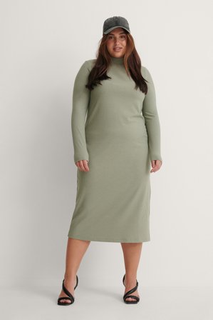 NA-KD Recyceltes hochgeschnittenes geripptes Basic-Kleid mit langen Ärmeln - Jerseykleider - Grün - EU 48