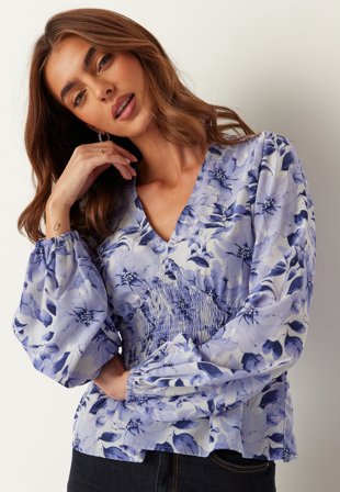 Bubbleroom - V-neck Smock Blouse - Blue/Floral - Kläder
