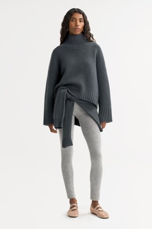 Soft Goat - Girlfriend Turtleneck - Women cashmere sweater - M - Anthracite