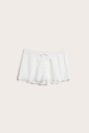 Kappahl | Pyjamashortsit, joissa englantilaista kirjontaa | Luonnonvalkoinen