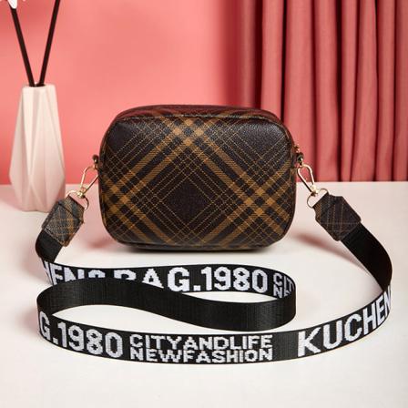 Miehet naiset Fanny Pack -vyötärölaukku Naisten korealainen tyyli Naisten muoti 2022 Urban Simple Black