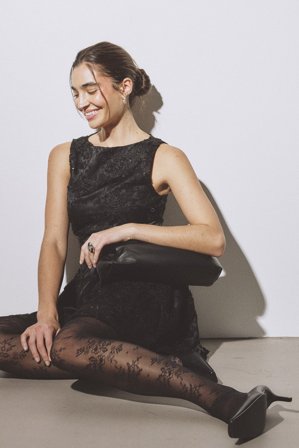 NA-KD Jacquard-Minikleid mit Pailletten, Rüschen und Taillenraffung - Partykleider - Schwarz - EU 38