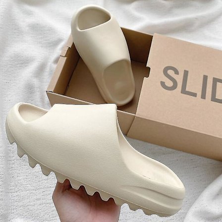 Sommar Yzy Slides Andas Cool Beach Sandaler Flip Flops Fish Mouth Tofflor Lättvikts Ben Vit Plus storlek 35-4