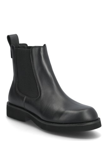 Eleri_Chbootie_C Black BOSS