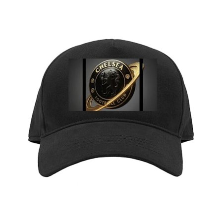 Kaps Chelsea-emblem i svart og gull med løvemotiv, ringformet design og sveipende gull-effekt på mørk elegant bakgrunn