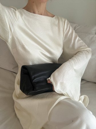 NA-KD Mini robe en satin froissé avec dos en cascade - Robes de fête - Beige - EU 40