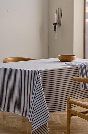 Jotex - Randig Bordsduk Blå/vit HENRI - Köp Dukar hos Jotex
