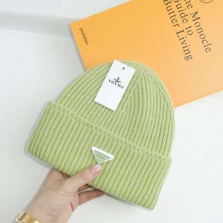 Varm strikket ullvinterlue med øreklaffer, omvendt trekant trendy logo, avslappet unisex høst vinterhatt lysegrønn M, myk komfortabel strikk