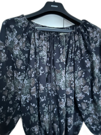 Snygg blus med vida ärmar