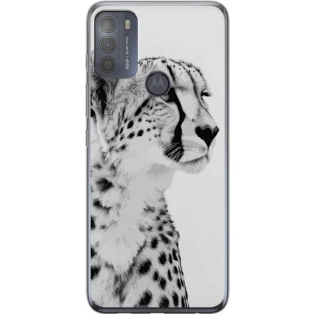 Motorola Moto G50 Gjennomsiktig deksel Stilsiktig svart-hvit nærbilde av en gepard med rolig blikk og elegante markeringer som fremhever dens kraftig