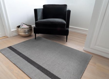 Tica Copenhagen Gulvmatte Stripe LysGrå-Grå 90x130