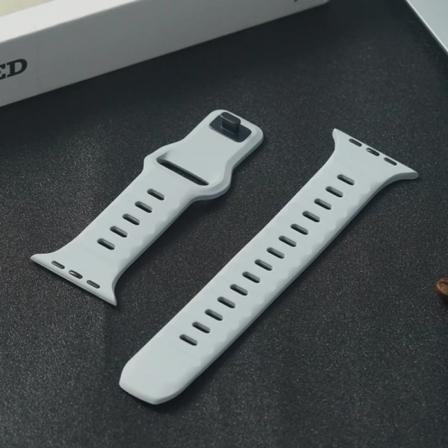 Sportband för Apple Watch Ultra 9 8 7 6 SE 5 Mjuk silikon Lättviktsarmbandsrem för iWatch 38MM 40MM 42MM 44MM 45MM 49MM Gray 42 44 45 49mm