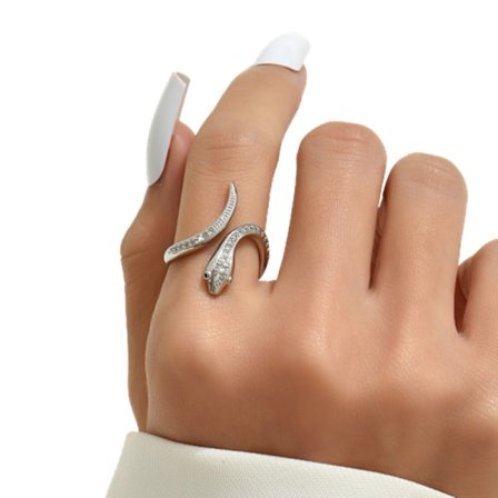 Silver ormformad ring