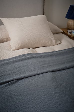 Jotex - Sengeteppe i Musselin Gråblå - AMILIA - Kjøp Sengetepper hos Jotex