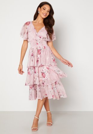 Goddiva Floral Flutter Tiered Midi Dress Blush Klær
