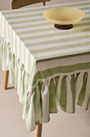 Jotex - Duk Med Volang Lys grønn/naturhvit - IRIS - Kjøp Duker hos Jotex