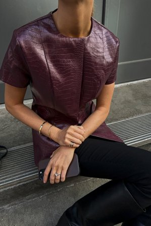 Claire Rose x NA-KD Croc Short Sleeve Top - T-shirts og Toppe - Burgundy - EU 32