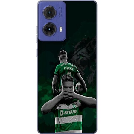 Kompatibelt Mobildeksel til Motorola Moto G85 Neonmotiv med teksten "Gaming is in my DNA" på en blå og rød murvegg med en lysende DNA-spiral.