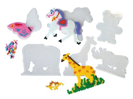 PLAYBOX Pärlplattor djur 12/fp - Lyreco - Skola och förskola - Hobbymaterial - Nabbipärlor - Rörpärlor