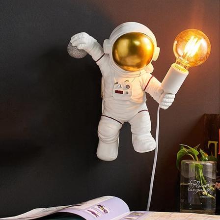 Lasten seinävalaisin kytkimellä ja pistorasialla, moderni astronautti seinävalaisin f KLB