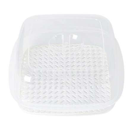 Mikroaaltouunin höyrystin muoviastiassa kannen kanssa höyrytettyihin sämpylöihin ja gyozaan (FMY)