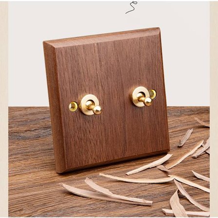 Retro lysbryter i amerikansk industriell stil, bryter i solid tre og messing, antikk stil