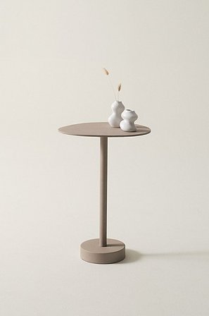 Jotex - Sidobord 41x29,5 Cm Järn Beige VALENCIE - Köp Sidobord & småbord hos Jotex