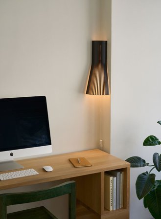 Secto small hjørne 4237 vegglampe - sort