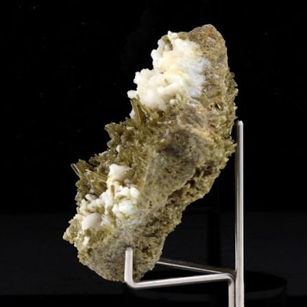 Stenar och mineraler. Klinozoisite. 198,5 ct. Marine de Scala, Canari, Haute-Corse, Frankrike.