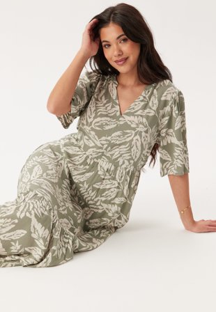 Happy Holly - Puff Sleeve Viscose Dress - 48/50