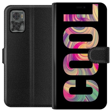 Kompatibelt Plånboksfodral till Motorola Motorola Moto E22i Modern typografisk konst med ordet LOVE i flytande regnbågsfärger mot svart bakgrund me