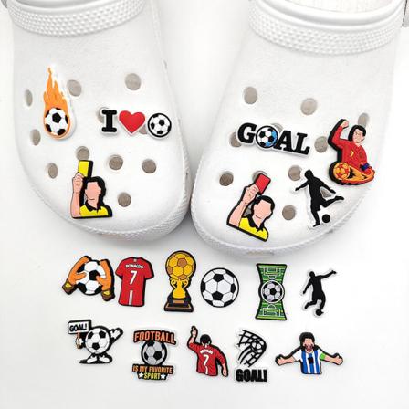 18 st Fotbollsfotbollstema Crocs Skor Berlocker Sandaler Skodekoration Födelsedagspresenter Skor Set