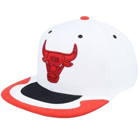 Mitchell & Ness - White snapback Gorra - Chicago Bulls Day 4 Suede White/Red Snapback @ Hatstore