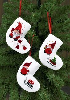 Broderikit Julstrumpor Tomtenissar 3-pack - Permin