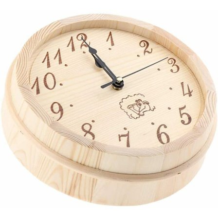 Treveggklokker i tre med arabiske tall